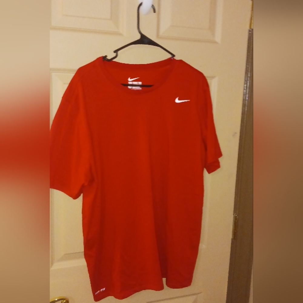 Nike tshirt